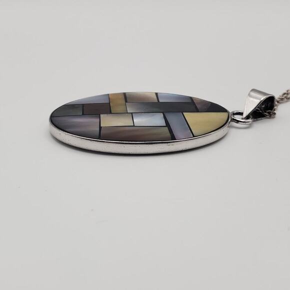 Beautiful 925 Sterling Silver 16" Oval Shell Pendant Chain Necklace - Picture 4 of 11